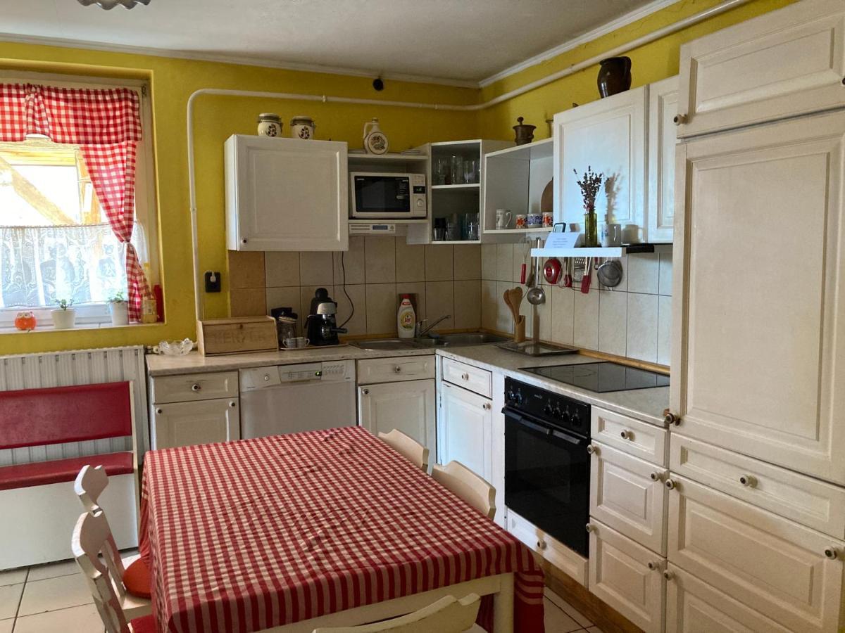 Leander Vendeghaz Apartment Gyongyos ภายนอก รูปภาพ